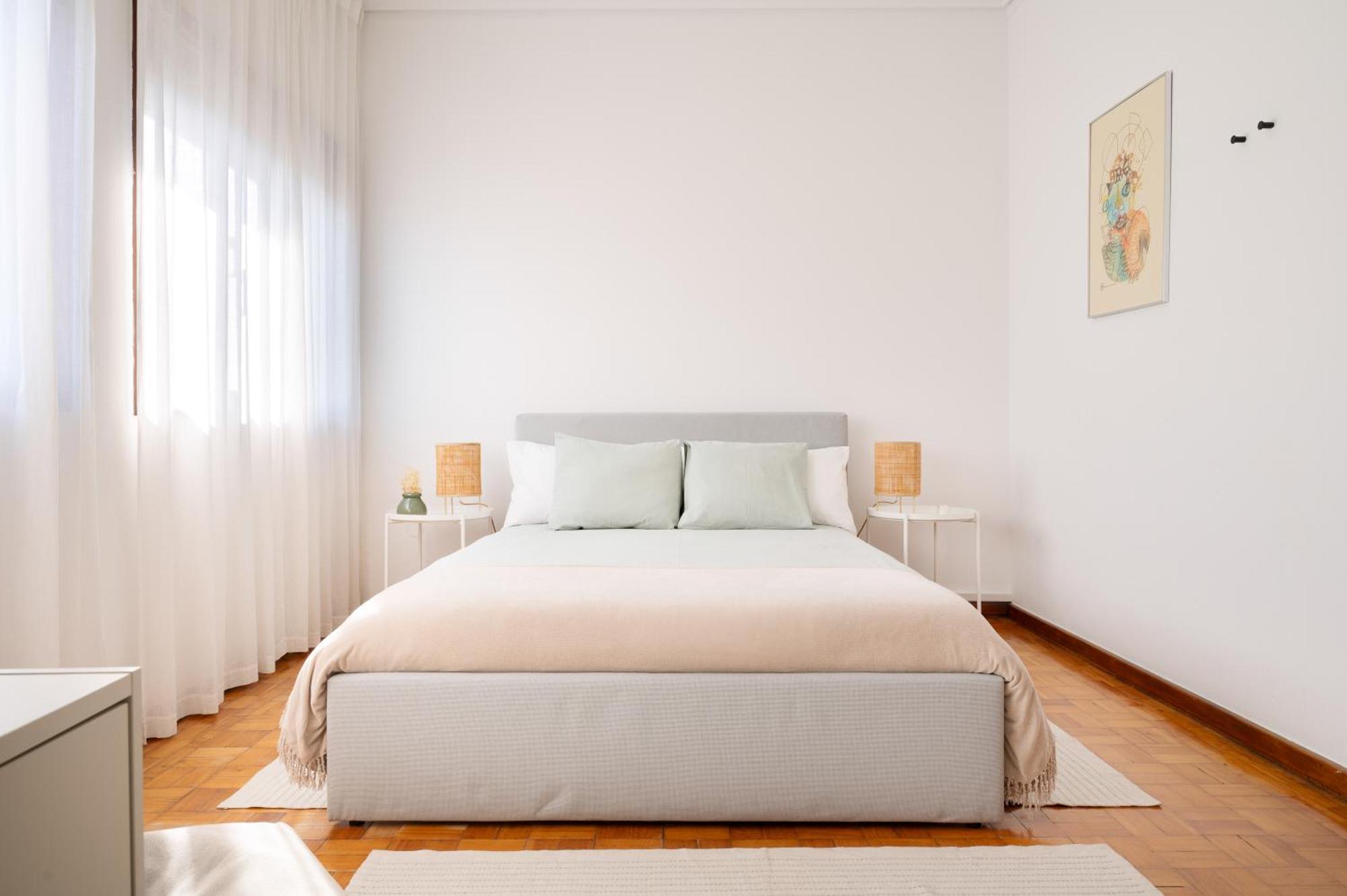 Appartamento ! Bright 2Br Hammock Flat ! Praca Da Republica OOporto Esterno foto